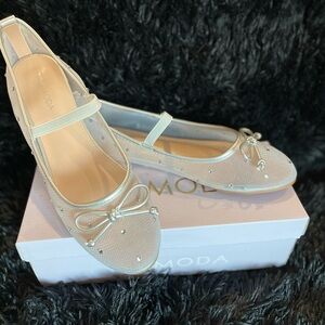 Moda Women's Silver Mesh Flats